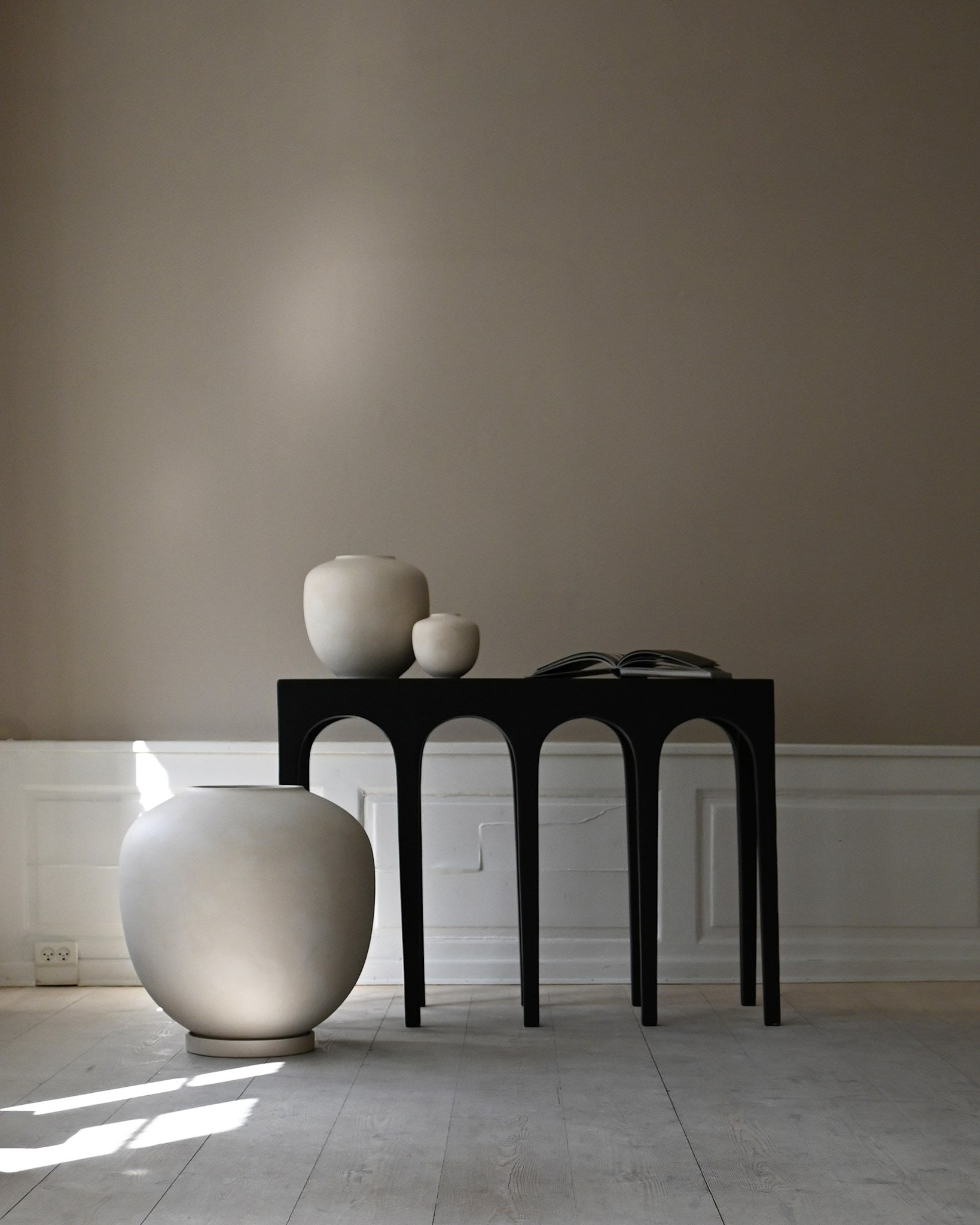 101 Copenhagen - Bow Console, Big - Coffee - Console Table